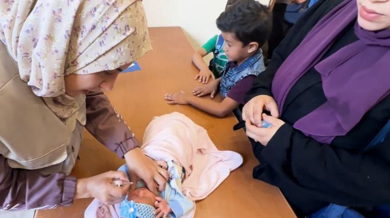 Gaza: Pausas en los combates suficientes para que miles de niños se vacunen contra la polio