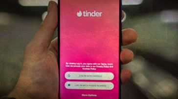 Condenado por suplantar la identidad de un amigo en Tinder