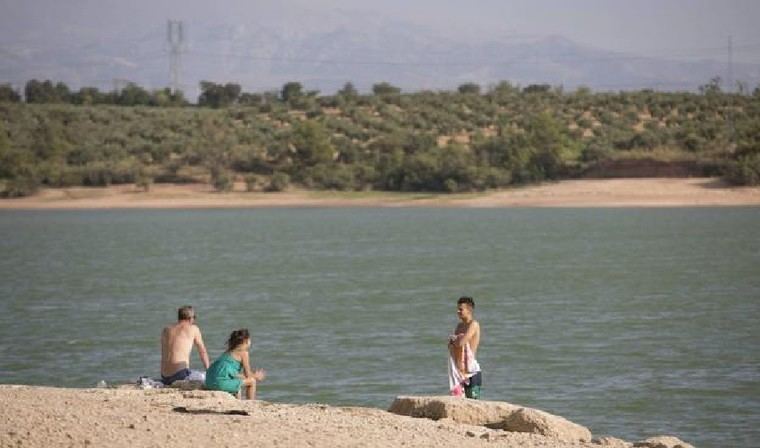 Ahogamiento o algo más: La Guardia Civil investiga la misteriosa muerte de una mujer en el pantano de Cubillas