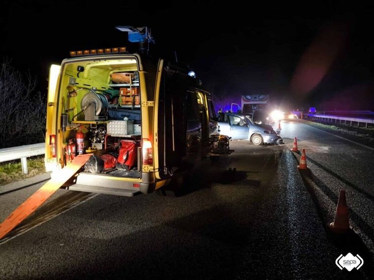 La colisión en la A-8 que dejó a tres personas luchando por sus vidas