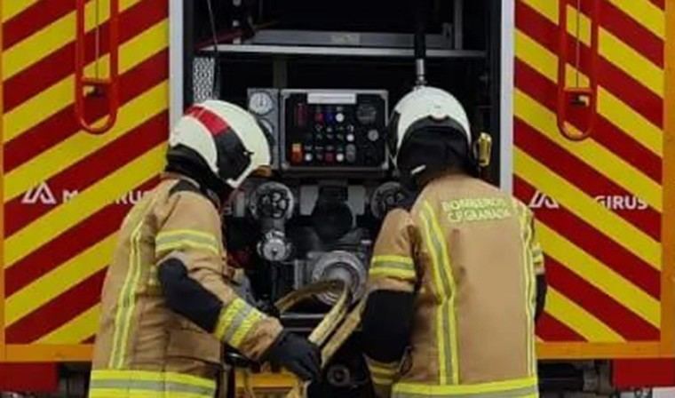 Tragedia en Granada: Un bebé pierde la vida en un devastador incendio que deja a siete heridos