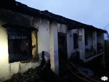 Desgarrador: Un hombre pierde la vida en un devastador incendio en Boal