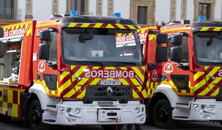 Mujer de 43 años lucha por su vida tras inhalar humo en devastador incendio en Lucena