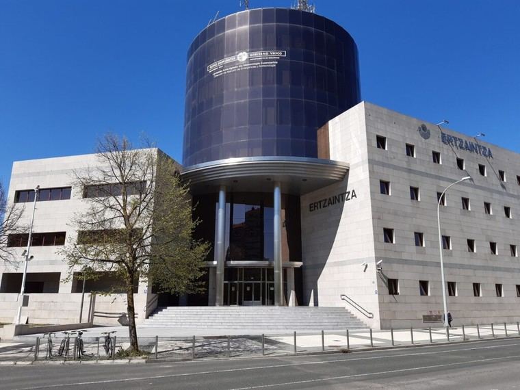 Alerta en las calles: Cuatro arrestos y armas incautadas en una reyerta explosiva en Vitoria-Gasteiz